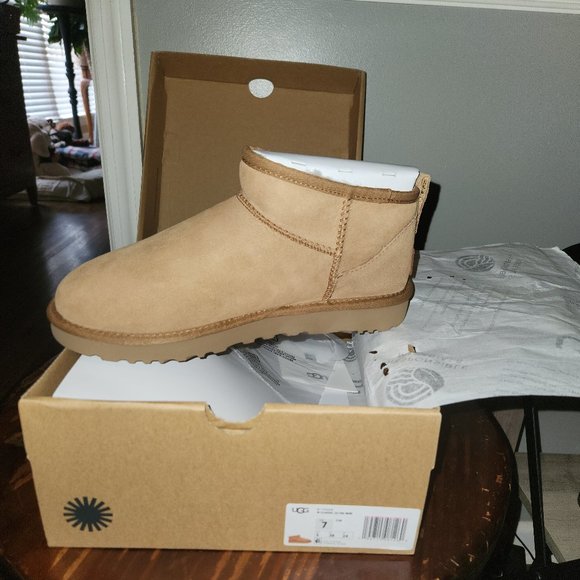 Uggs Ultra Mini chestnut in color - Picture 1 of 2